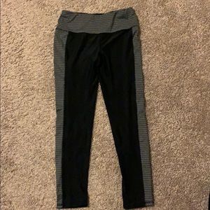 Black leggings w/ gray waistband & grey stripe